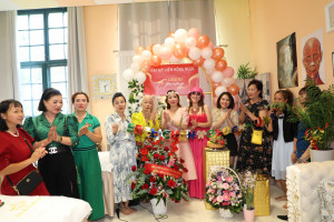 CHÚC MỪNG TIỆM THẨM MỸ HỒNG NGỌC KHAI TRƯƠNG HỒNG PHÁT (Haus 9, phòng 206, TTTM ĐX)
