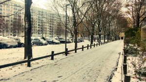 MÙA ĐÔNG TRỞ LẠI Ở BERLIN: Tuyết rơi, đường trơn trượt, bà con tham gia giao thông chú ý