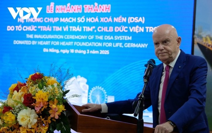 Bác sỹ người Đức đầu tiên được nhận Giải thưởng cống hiến cho Đà Nẵng